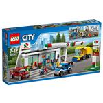 LEGO City Town (60132). Stazione di servizio