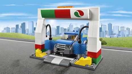LEGO City Town (60132). Stazione di servizio - 10