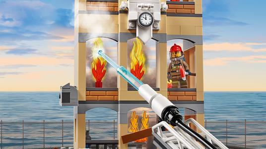 LEGO City Fire (60216). Missione antincendio in città - 10