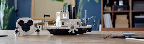 LEGO Ideas (21317). Steamboat Willie - 2