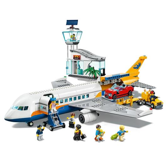 LEGO City 60262 Aereo Passeggeri, Set Terminal e Camion Giocattolo, per  Bambini dai 6 Anni, Ricco di Dettagli e Accessori - LEGO - City Airport -  Aerei - Giocattoli