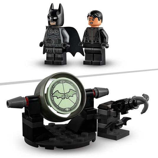 LEGO DC 76179 Inseguimento sulla Moto di Batman e Selina Kyle, Giocattolo per Bambini di 6+ Anni con Bat-Segnale - 5