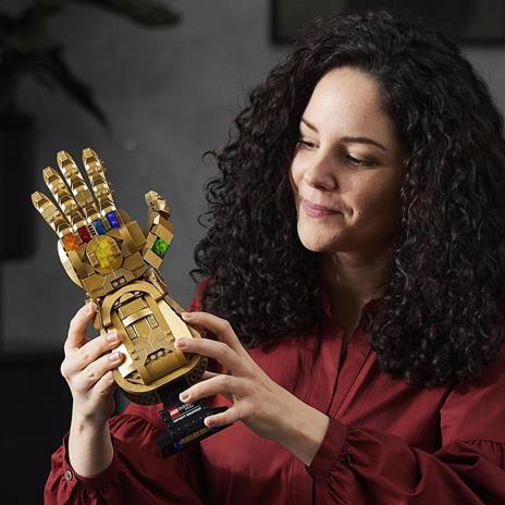 LEGO Super Heroes Marvel 76191 Guanto dell’Infinito di Thanos, Modello da Costruzione Avengers da Collezione, Set per Adulti - 2