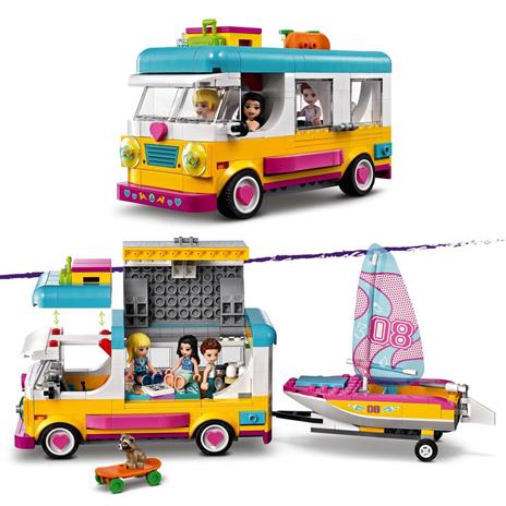 LEGO Friends 41681 Camper Van nel Bosco con Barca a Vela, Playset Giocattolo con Mini Bamboline di Stephanie, Emma ed Ethan - 4