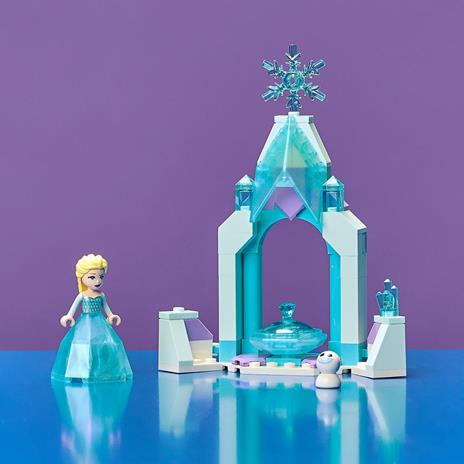 LEGO Disney 43199 Il Cortile del Castello di Elsa, Giocattolo con Principessa Frozen 2, Collezione Abito Diamante - 6