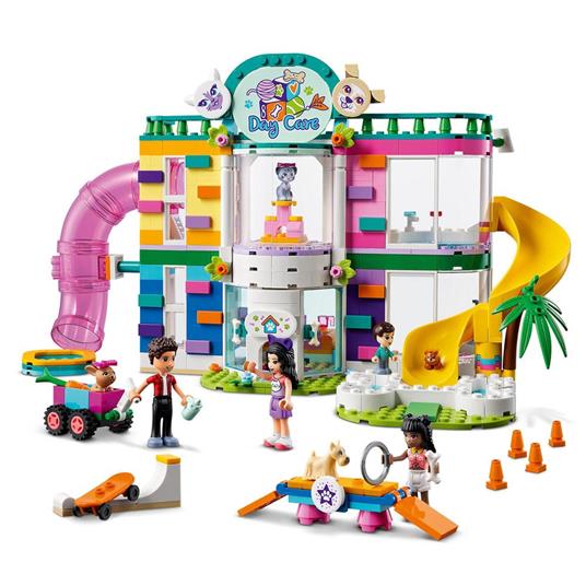 LEGO Friends 41718 Centro Day Care dei Cuccioli, Parco Giochi per Animali di Heartlake City, Gioco per Bambini di 7+ Anni - 3