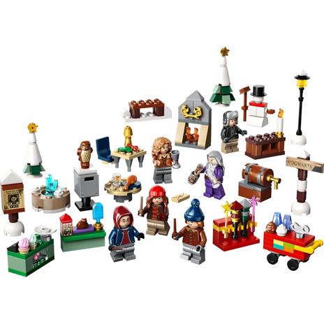 LEGO Harry Potter 76418 Calendario dellAvvento 2023 24 Regali tra cui 18 Mini Costruzioni e 6 Minifigure Giochi per Natale - 7