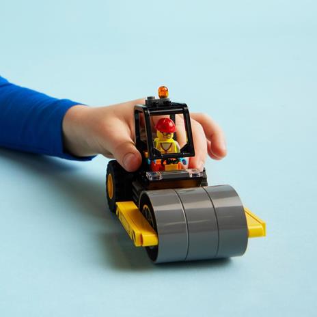 LEGO City 60401 Rullo Compressore Set di Costruzioni Giocattolo per Bambini di 5+ Anni Veicolo da Cantiere con Operaio Edile - 6