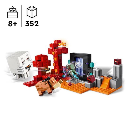 LEGO Minecraft 21255 Agguato nel Portale del Nether, Gioco per Bambini di 8+ Anni, Set con Scene di Battaglia e Personaggi - 3