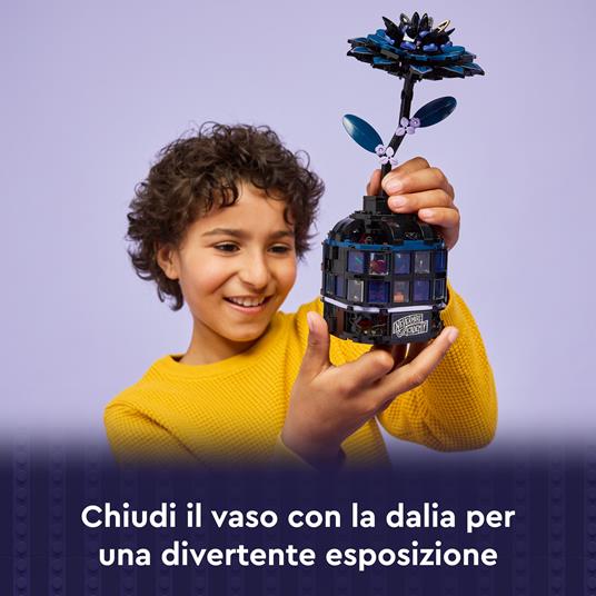 LEGO Wednesday (76784). Fiore di dalia nero - 5