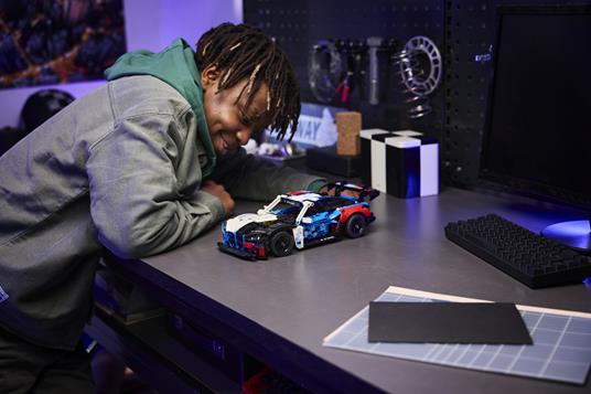 LEGO Technic Auto da corsa BMW M4 GT3 EVO - 5