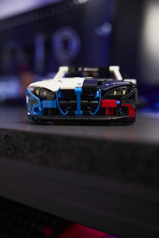 LEGO Technic Auto da corsa BMW M4 GT3 EVO - 6
