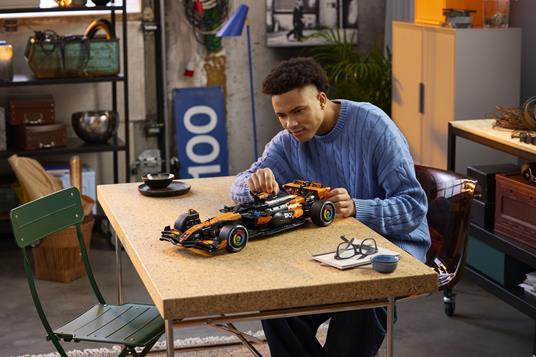 LEGO Technic Auto McLaren MCL39 F1® - 4