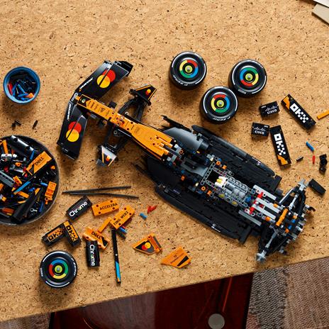 LEGO Technic Auto McLaren MCL39 F1® - 5