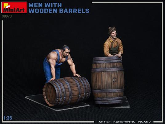 Men with Wooden Barrels - 4