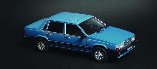 1/24 Volvo 760 GLE - 2