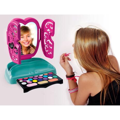 The make-up mirror - 6