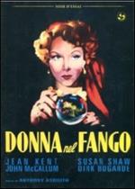 Donna nel fango