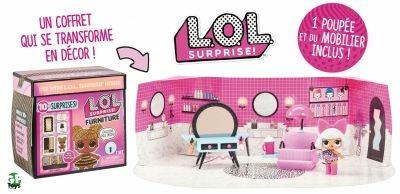 LOL Surprise!Set 4 Arredamenti + Doll Display 8pz - 2