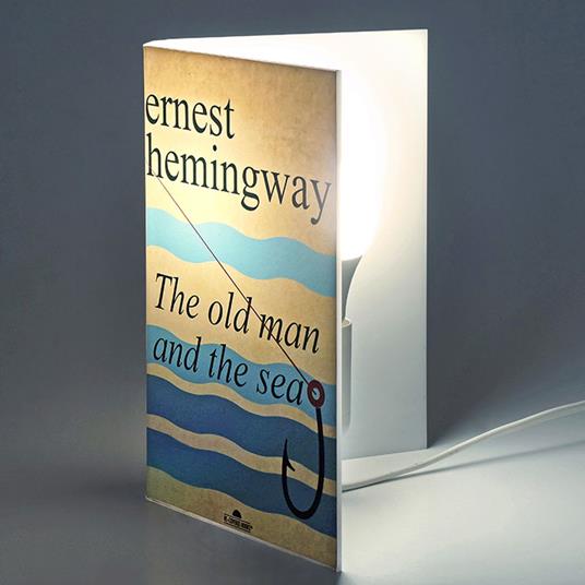 Lampada da tavolo, a forma di libro, Il vecchio e il mare - Ernest Hemingway - 2