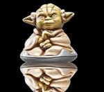 Star Wars. Figurina in ceramica Yoda seduto