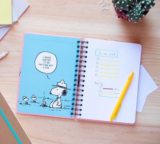 Taccuino A5 Spiralato Snoopy a pagine bianche con elastico - 5
