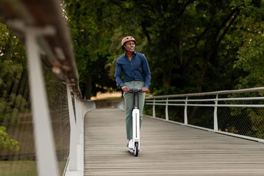 Ninebot by Segway Air T15E 20 km/h Nero, Bianco - 2