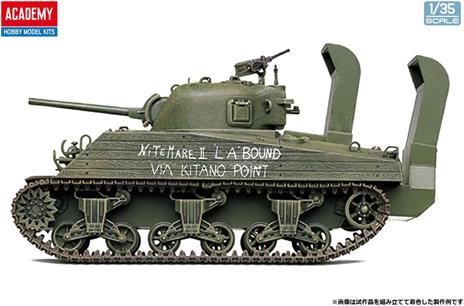 USMC M4A2 (75) Pacific theater - 4