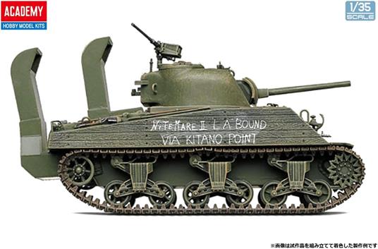 USMC M4A2 (75) Pacific theater - 5
