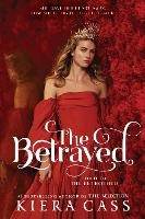 Libro in inglese The Betrayed Kiera Cass