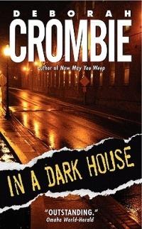 In a Dark House - Deborah Crombie - cover
