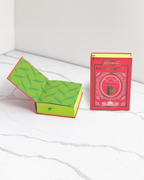 Offer From A Gentleman And Romancing Mr. Bridgerton: Bridgerton Collector's Edition - Julia Quinn - 3