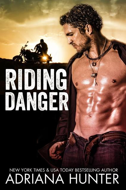 Riding Danger (BBW Biker Romance) - Adriana Hunter - ebook