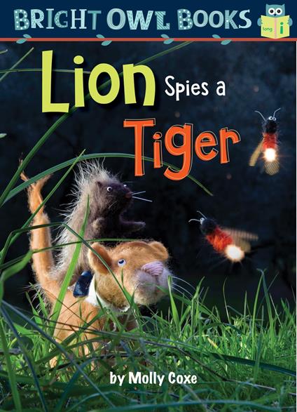 Lion Spies a Tiger - Molly Coxe - ebook