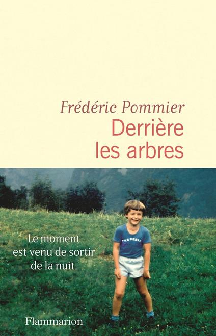 Derrière les arbres