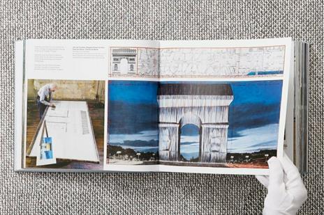 Christo and Jeanne-Claude. L'Arc de Triomphe, wrapped. Paris 1961-2021. Ediz. inglese, francese e tedesca - 4
