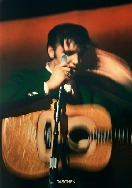 Alfred Wertheimer. Elvis and the birth of rock and roll. Ediz. inglese, francese, tedesca - Robert Santelli,Alfred Wertheimer - copertina