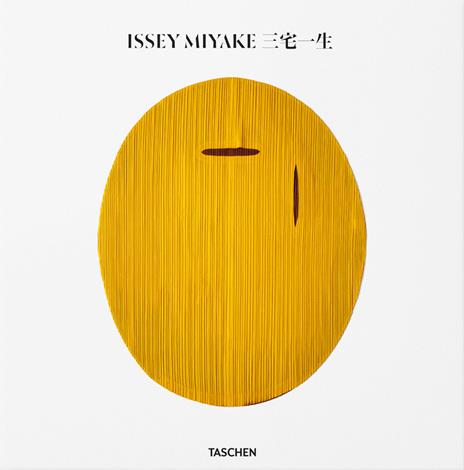 Issey Miyake. Ediz. inglese e giapponese - Kazuo Koike - copertina