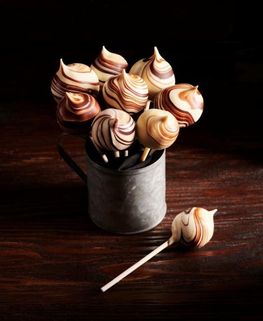 Al cioccolato. Viaggio tra dolci da forno, torte moderne, biscotti e mignon in 50 irresistibili ricette - Gianluca Aresu - 9