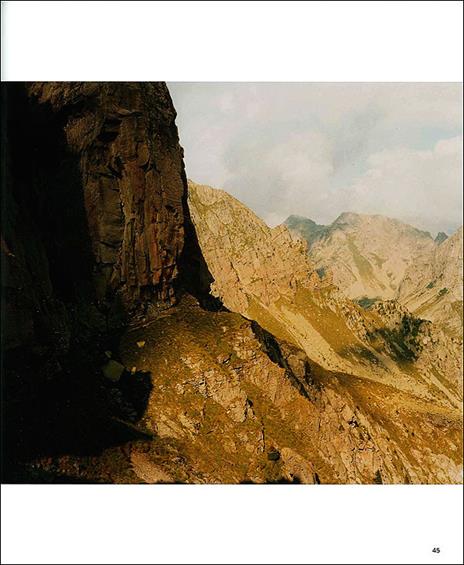 In vetta. Le montagne del Trentino orientale: racconto di un viaggio. Ediz. italiana e inglese - Massimo Falqui Massida - 3