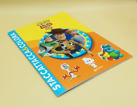 Toy Story 4. Staccattacca & colora. Con adesivi. Ediz. illustrata - 3
