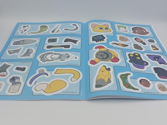 Lightyear. La vera storia di Buzz. Staccattacca e colora. Con adesivi. Ediz. a colori - 5