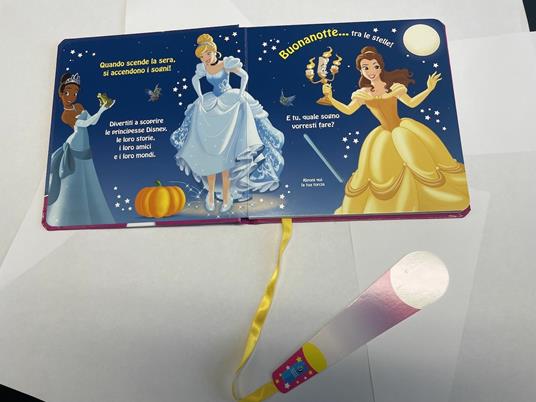 Disney Princess. Brillanotte. Racconti per dare luce ai sogni. Ediz. a colori. Con torcia di cartoncino - 4