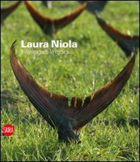 Laura Niola. Ediz. illustrata - copertina