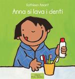 Anna si lava i denti