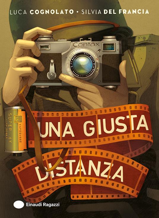 Una giusta distanza - Luca Cognolato,Silvia Del Francia - copertina