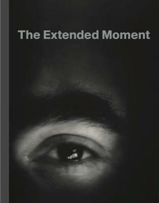 The extended moment: fifty years of collecting photographs - copertina