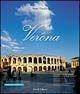 Libro Verona. Ediz. italiana e inglese Beppe Zagaglia