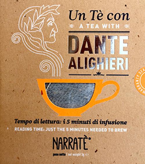 Un tè con Dante Alighieri. Tempo di lettura: i 5 minuti di infusione-A tea with Dante Alighieri. Reading time: just the 5 minutes needed to brew. Ediz. bilingue. Con tea bag - Angelo Chiaretti - copertina
