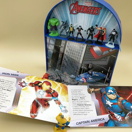 Avengers. Maxi libro gioca kit. Ediz. a colori. Con gadget - 4